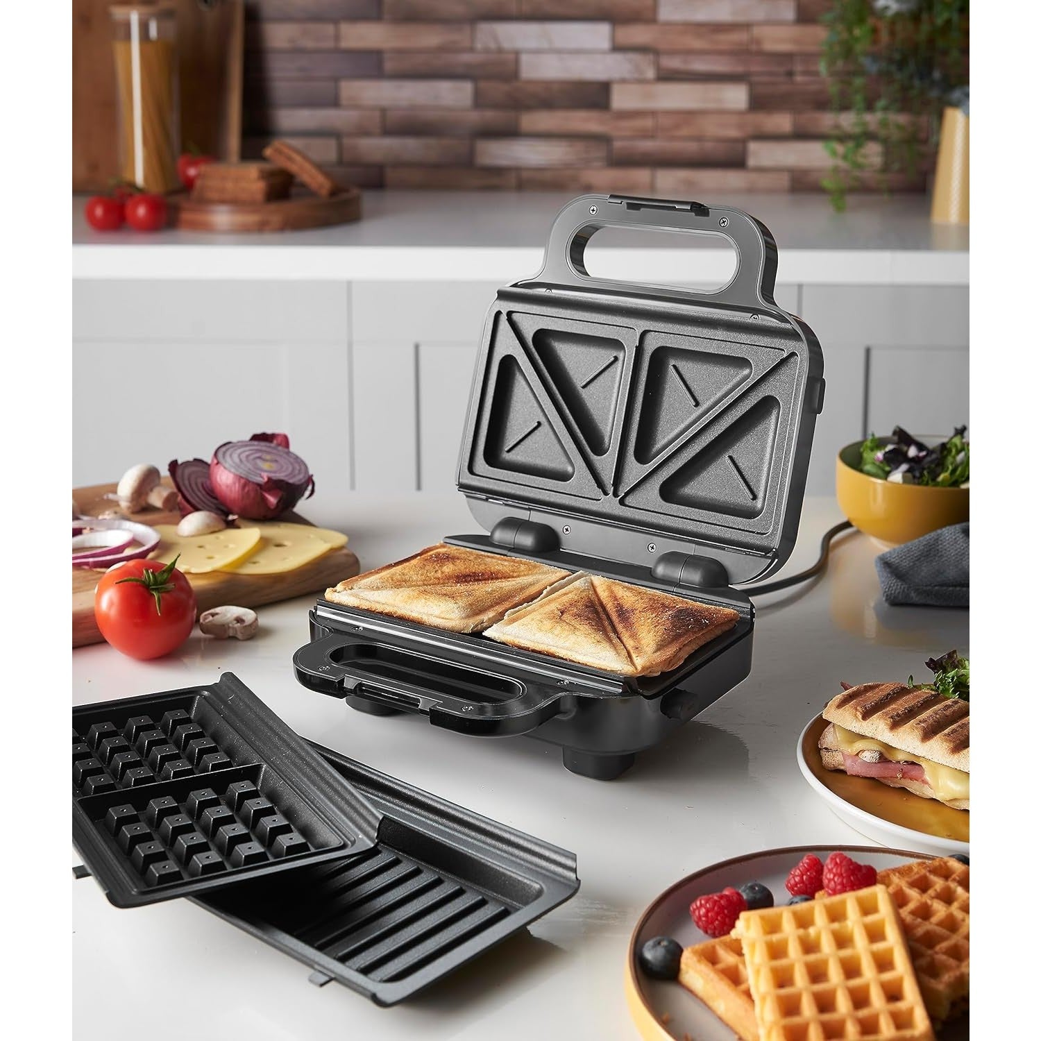 Russell Hobbs Multifunctional 3-in-1 Sandwich Maker, Waffle Iron, Contact Grill - Medaid International