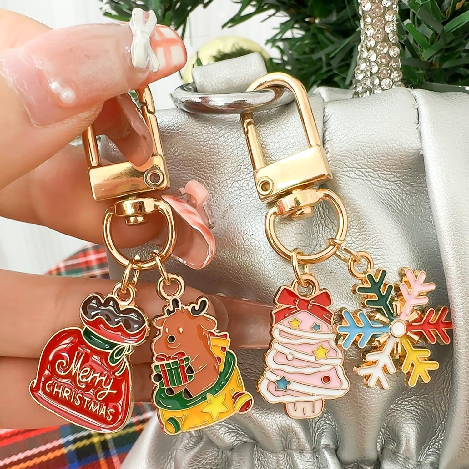 Creative Cartoon Christmas Theme Keychain Pendant Xmas Cute Key Ring Car Keyrings Bag Hanging Accessories DIY Jewelry,#3 (6 * 2.5cm) - Medaid International