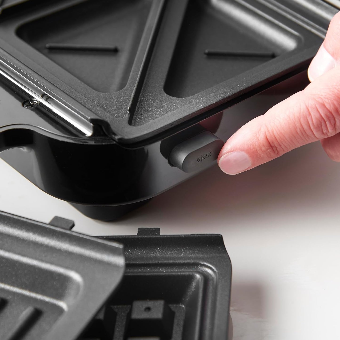 Russell Hobbs Multifunctional 3-in-1 Sandwich Maker, Waffle Iron, Contact Grill - Medaid International