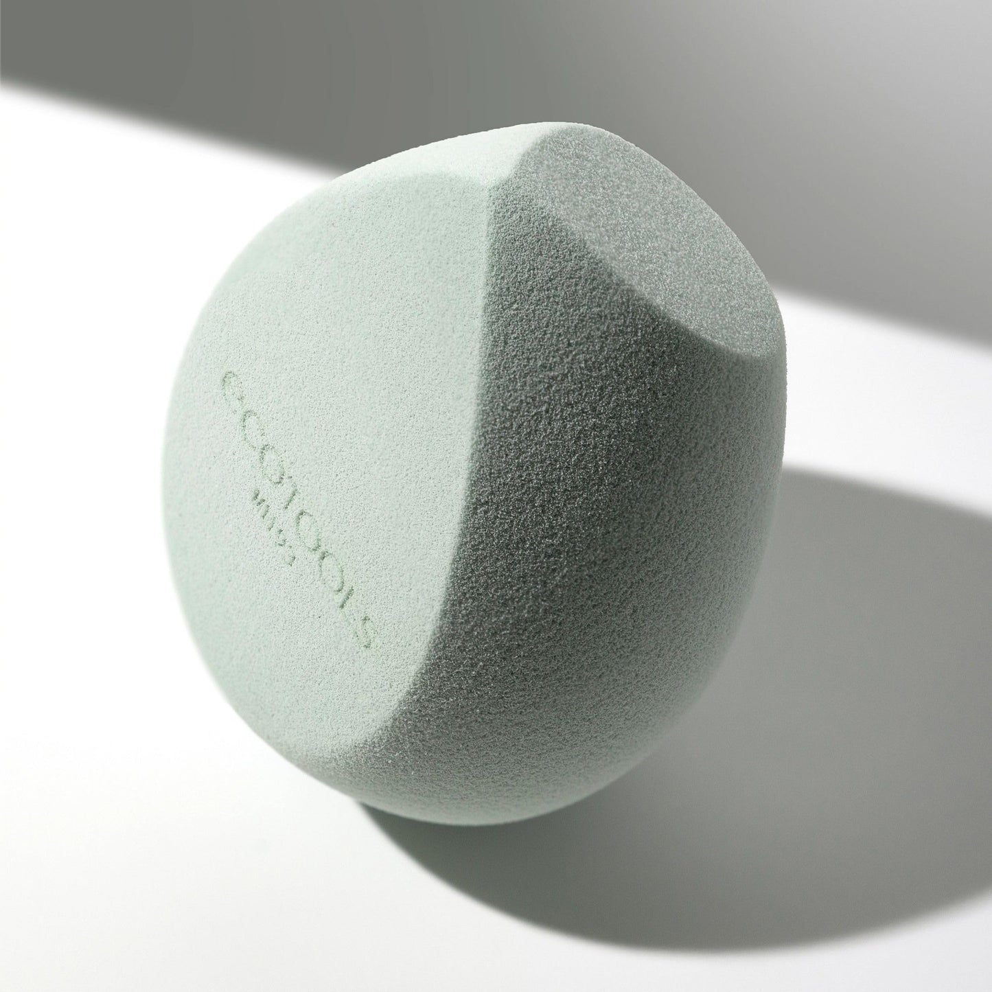 EcoTools Blurring Blender Makeup Sponge, Makeup Blending Sponge For Blurred Skin, For Liquid & Cream Foundation, Cloud Coverage Memory Foam, Eco Friendly, Latex Free, Cruelty-Free & Vegan 1 Count - Medaid International