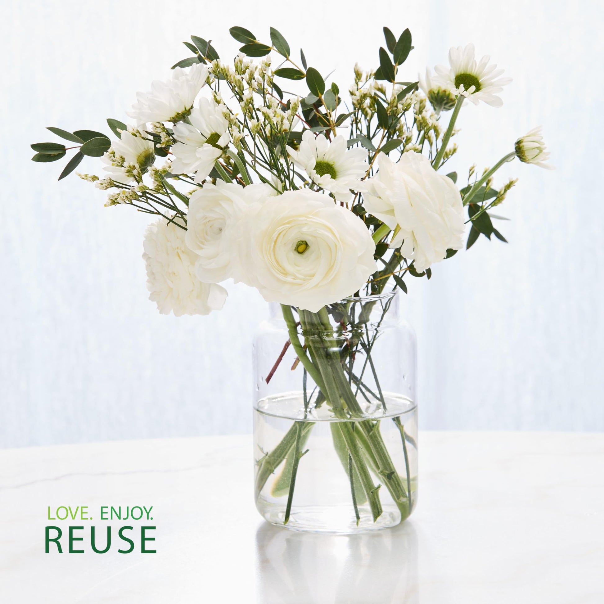 Yankee Candle Red Apple Wreath, Fall Scented Candle, 22oz Large Jar with up to 150 Hour Burn Time - Medaid International