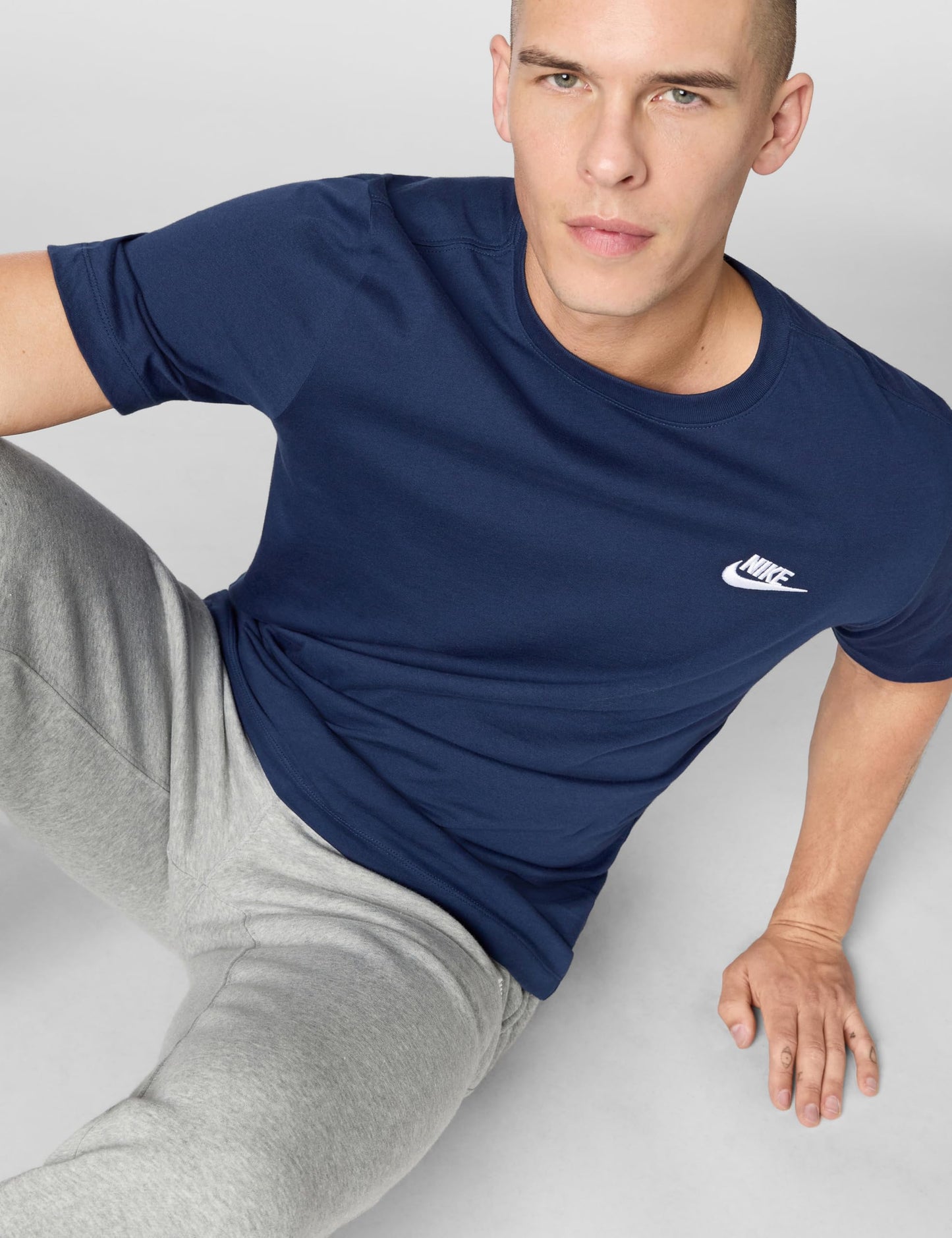 Nike Men's Sportswear Club T-Shirt, Midnight Navy/White, X-Small - Medaid International