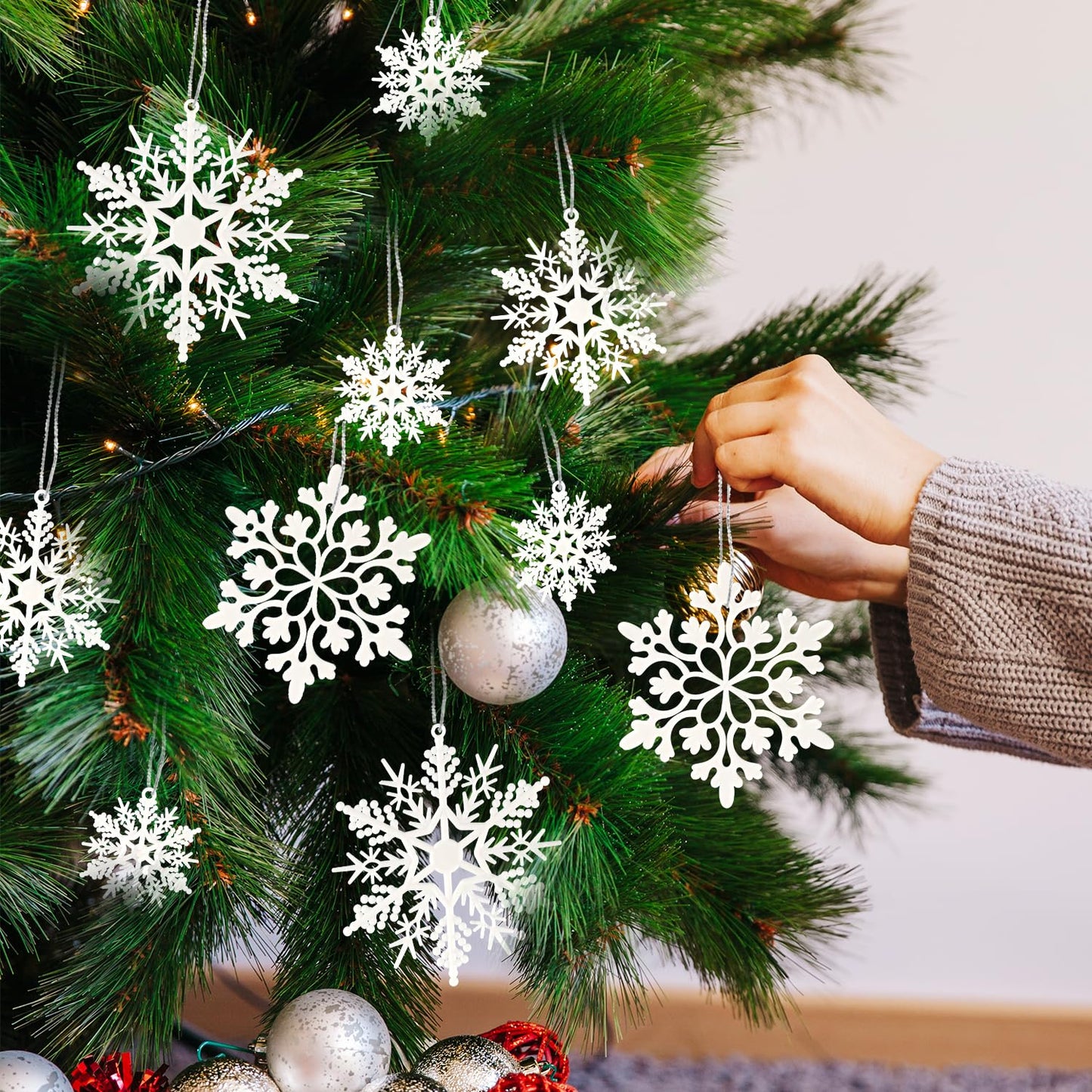 18pcs Christmas White Plastic Snowflake Hanging Ornaments for Winter Christmas Tree Decorations Size Varies Craft Snowflakes - Medaid International