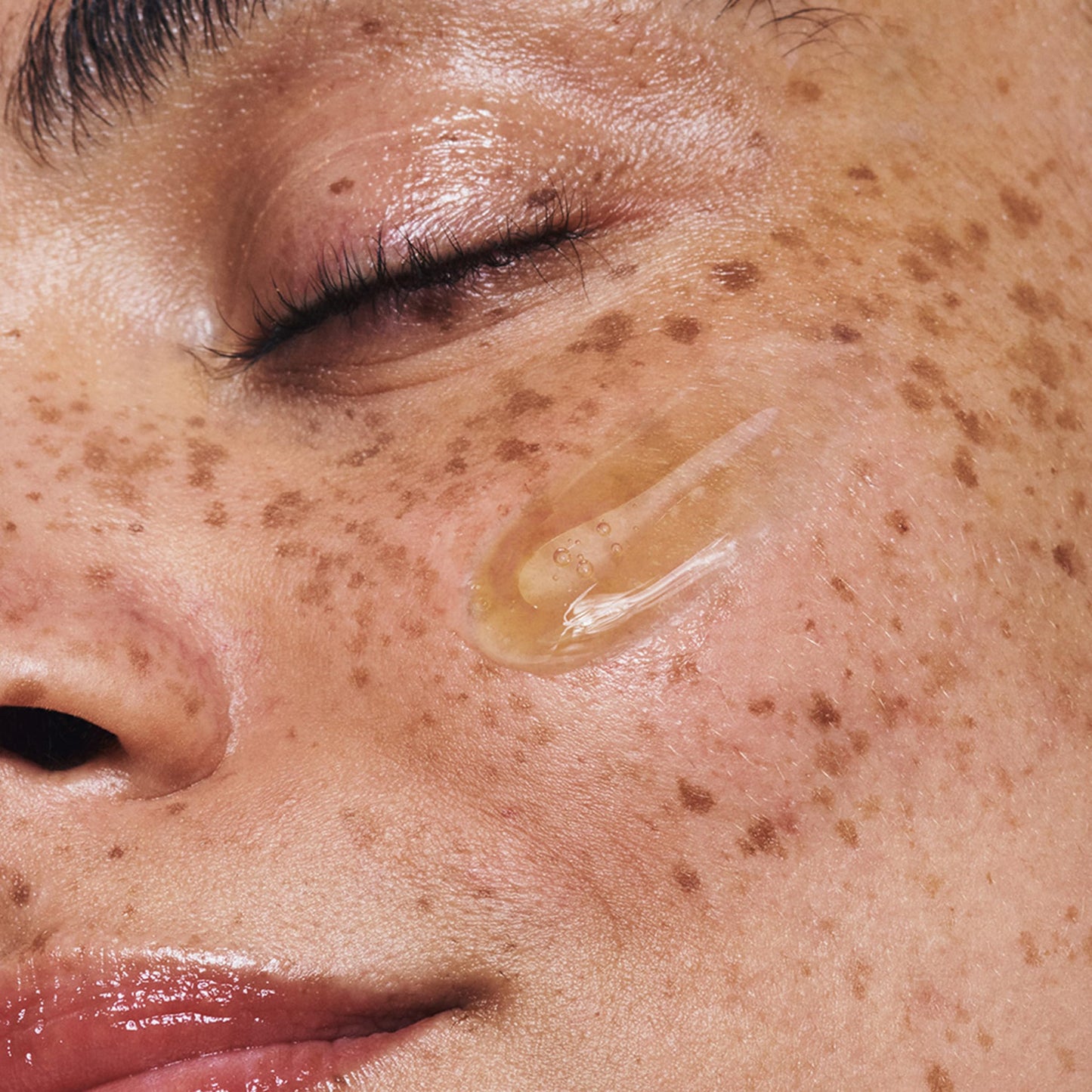 Clarins DOUBLE SERUM | Anti Aging Face Serum | Visibly Firms, Smoothes, Boosts Radiance, and Refines Pores | 24H Hydration | All Skin Types, 1 Fl Oz - Medaid International