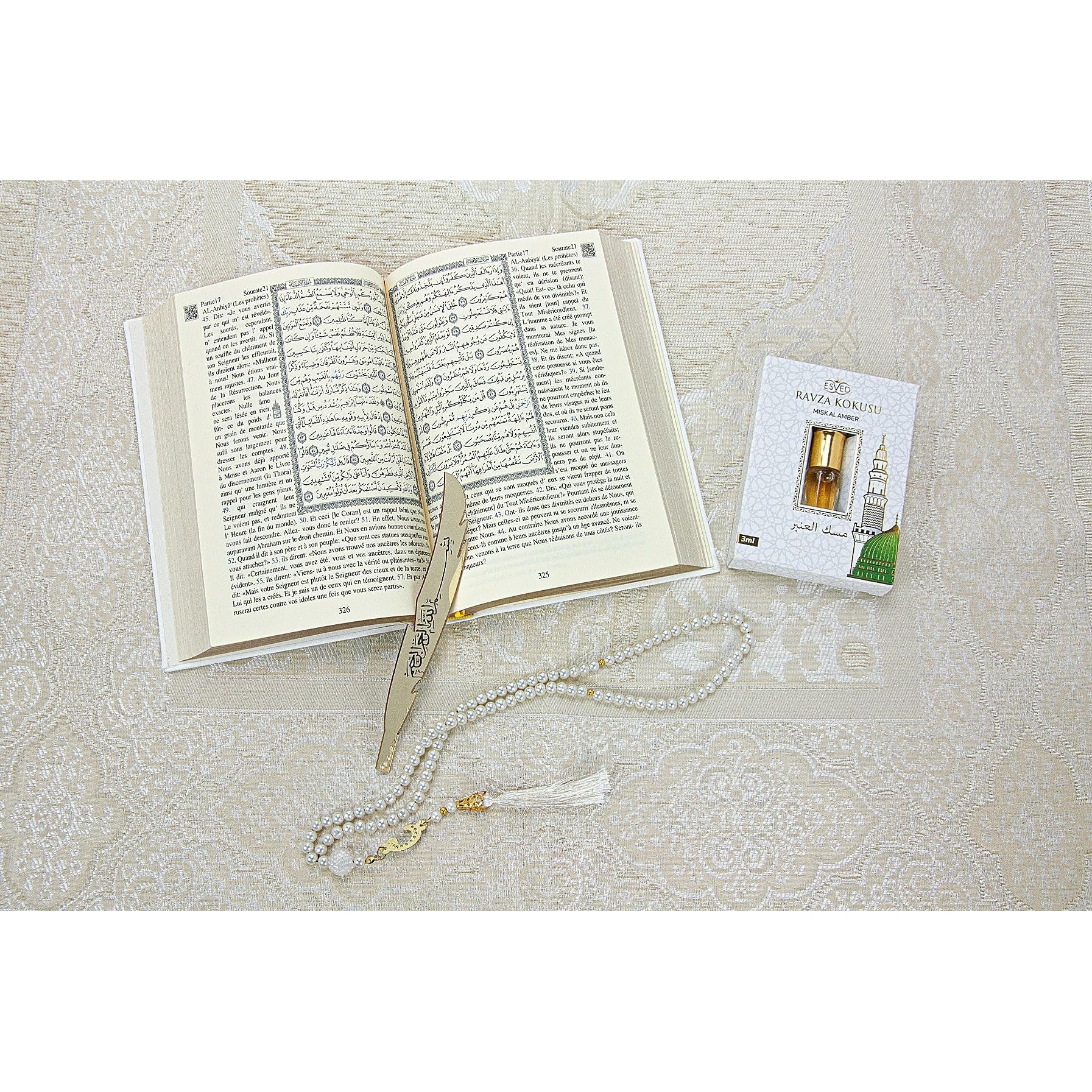 ihvan online Prayer Gift Set for Hajj and Umrah, Muslim Prayer Rug, Prayer Mat, Beads Taasbih, Holy Quran Translated French, Praying Mat, Islamic Gift Set for Ramadan & Eid, White - Medaid International