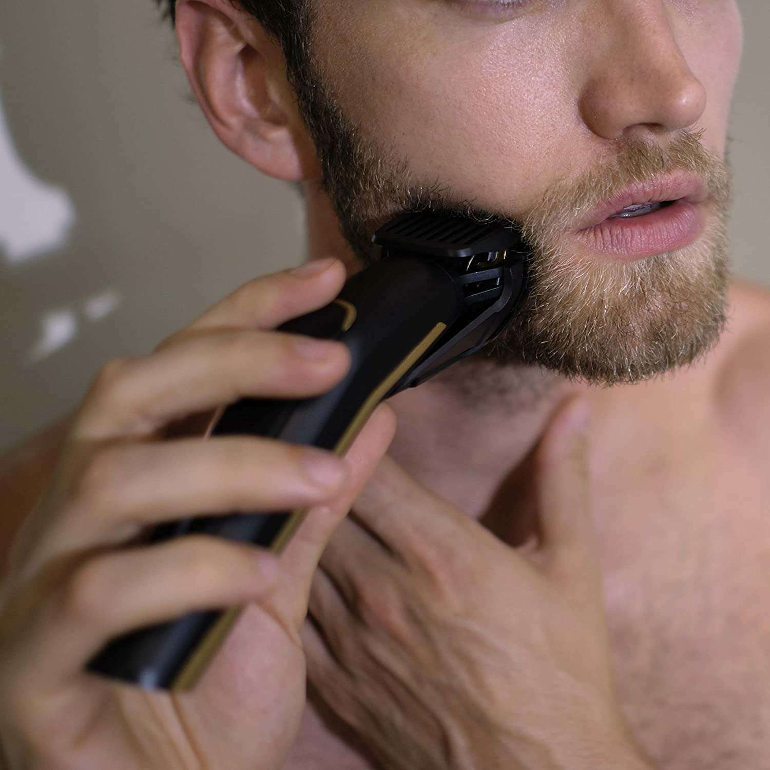 Rechargeable 11 in 1 Multi Trimmer Titanium blades - Medaid International