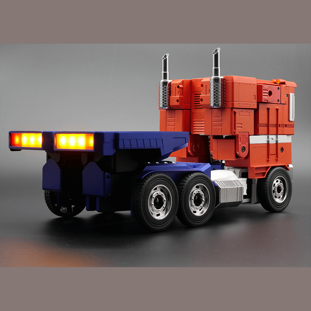 TRANSFORMERS - AUTO-CONVERTING OPTIMUS PRIME (FLAGSHIP VERSI By Robosen - Medaid International