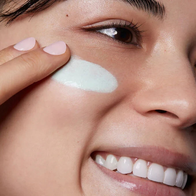 CLARINS SOS Color Correcting + Hydrating Face Primer - Green 04 - Medaid International