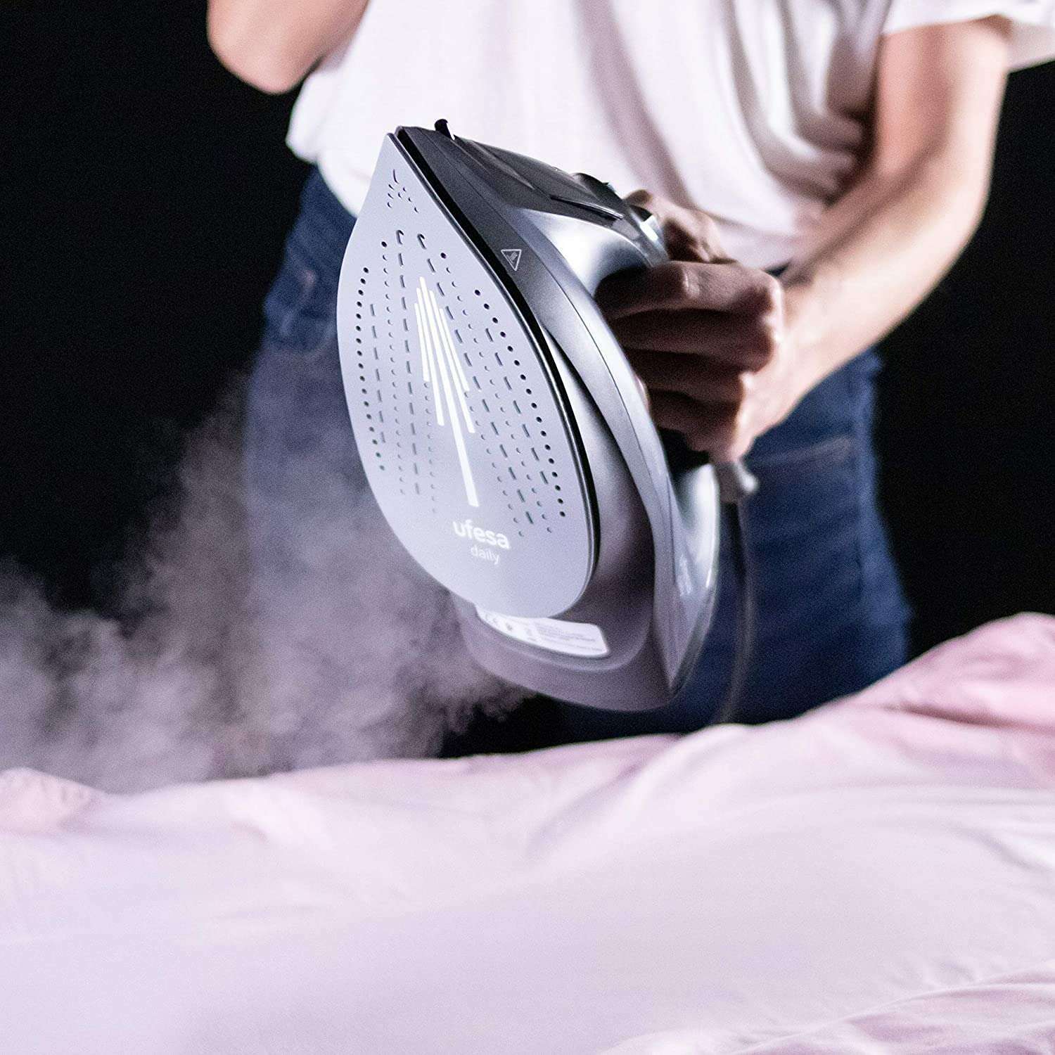 Daily Steam Iron - 2400W - Medaid International