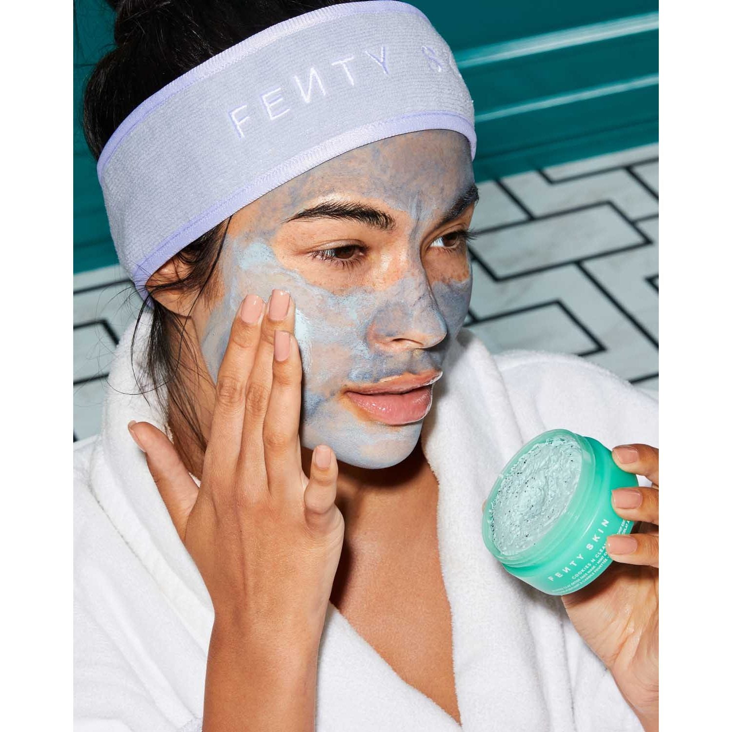 fenty-skin-cookies-n-clean-whipped-clay-pore-detox-face-mask-with-salicylic-acid-charcoal-75-ml - Medaid
