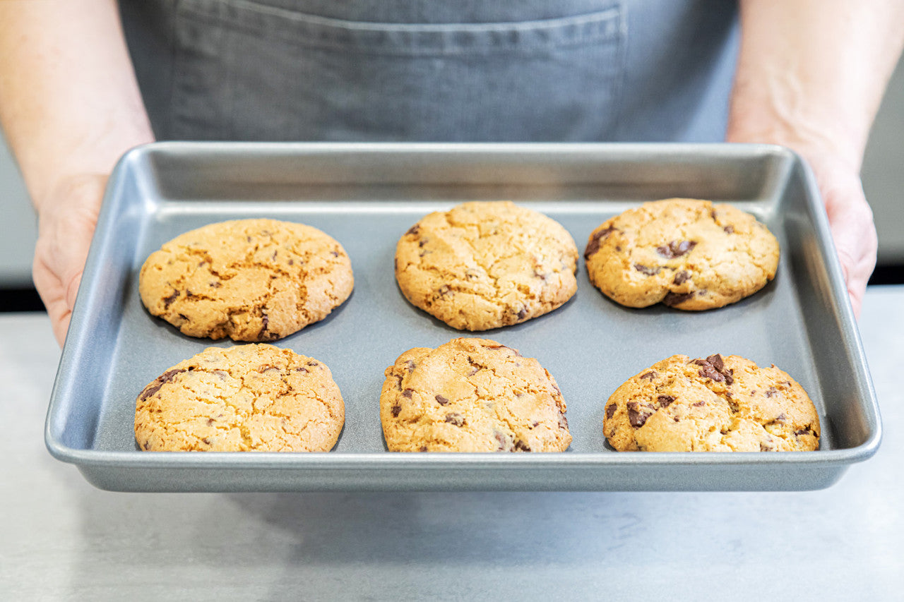 Non-Stick Baking Pan, 33.5cm x 24.5cm - Medaid International