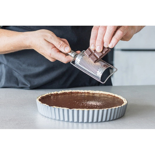 Oval Handled Professional Stainless Steel Curved Nutmeg and Zest Grater - Medaid International