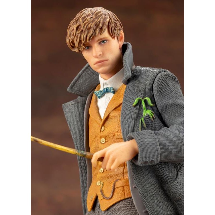 Fantastic Beasts: The Crimes of Grindelwald Newt Scamander ArtFX+ Statue By Kotobokiya - Medaid International