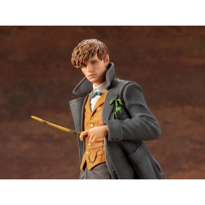 Fantastic Beasts: The Crimes of Grindelwald Newt Scamander ArtFX+ Statue By Kotobokiya - Medaid International