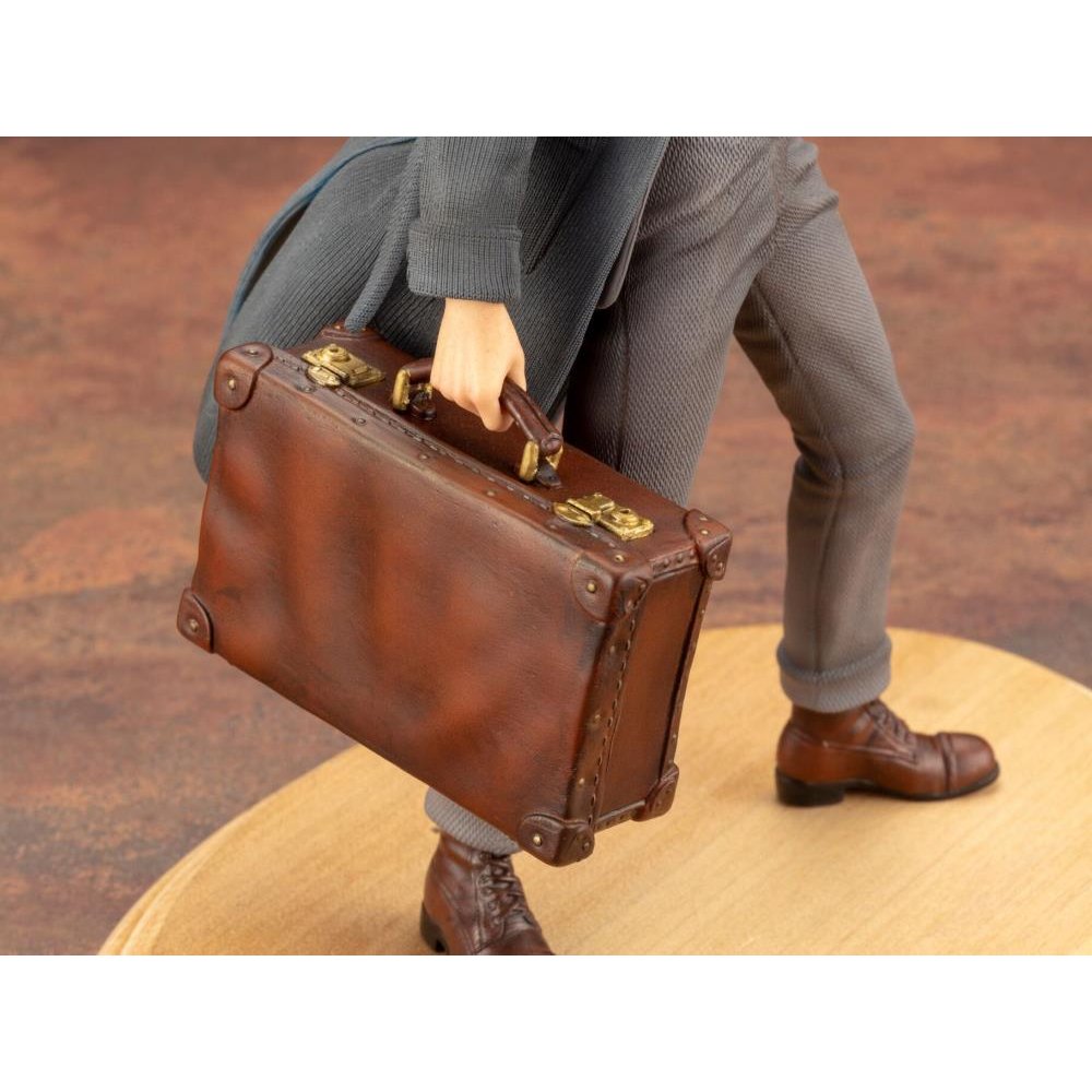 Fantastic Beasts: The Crimes of Grindelwald Newt Scamander ArtFX+ Statue By Kotobokiya - Medaid International