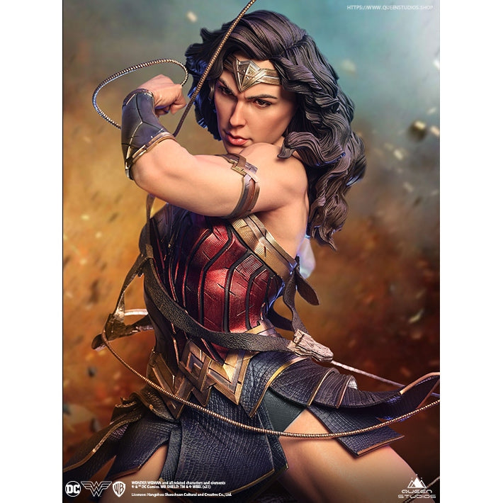 Wonder Woman Comics 1/4 Statue by Queen Studios - Medaid International