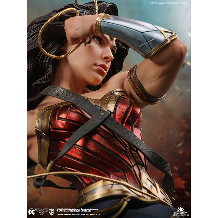 Wonder Woman Comics 1/4 Statue by Queen Studios - Medaid International