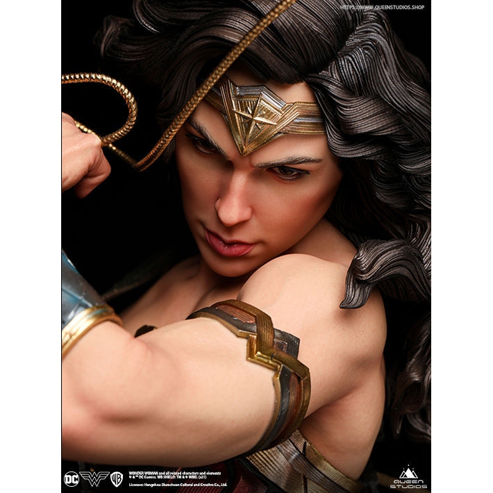 Wonder Woman Comics 1/4 Statue by Queen Studios - Medaid International