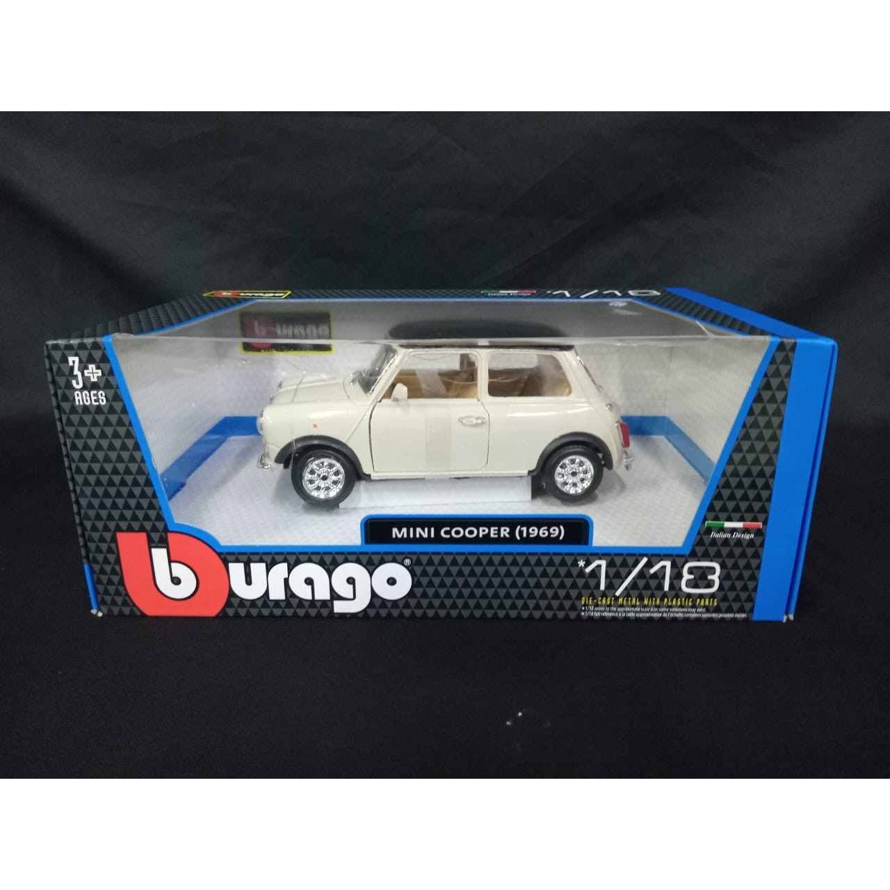 Mini Cooper  1969 1/18 Scale Model Car by Bburago [Damaged Box] - Medaid International