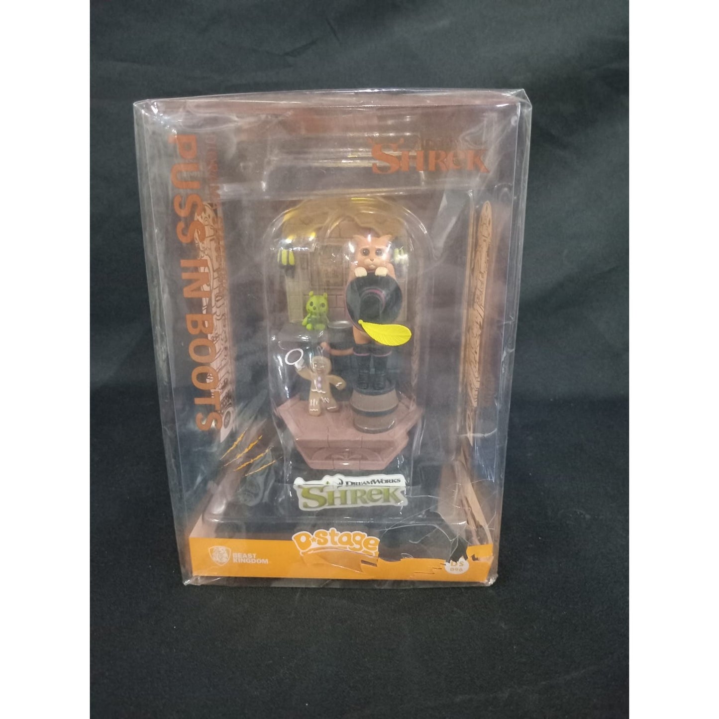 Disney Puss In Boots Diorama Stage by Beast Kingdom (Diorama Stage-096) [Damaged Box] - Medaid International