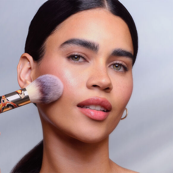 hourglass-travel-powder-brush-snake - Medaid