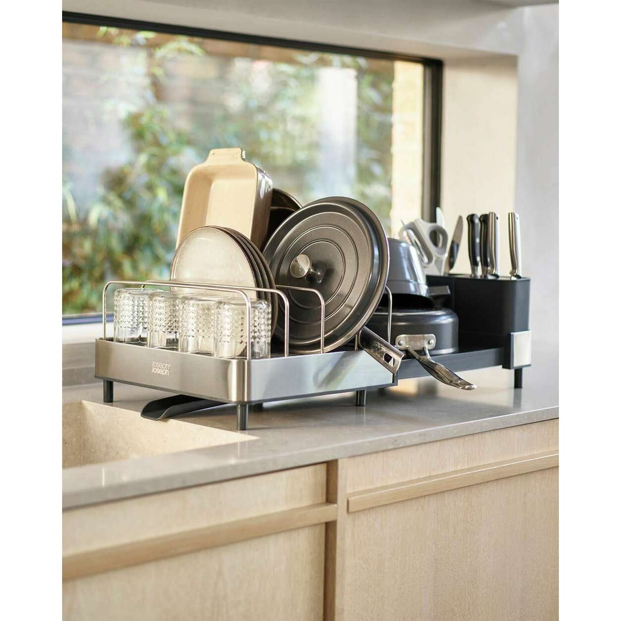 Extend‚Ñ¢ Max Stainless-steel Expandable Dish Drainer - Medaid International