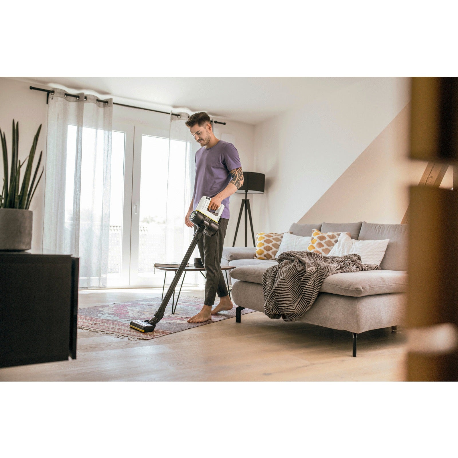 Battery-Power Vacuum Cleaner VC 4 Cordless myHome - Medaid International